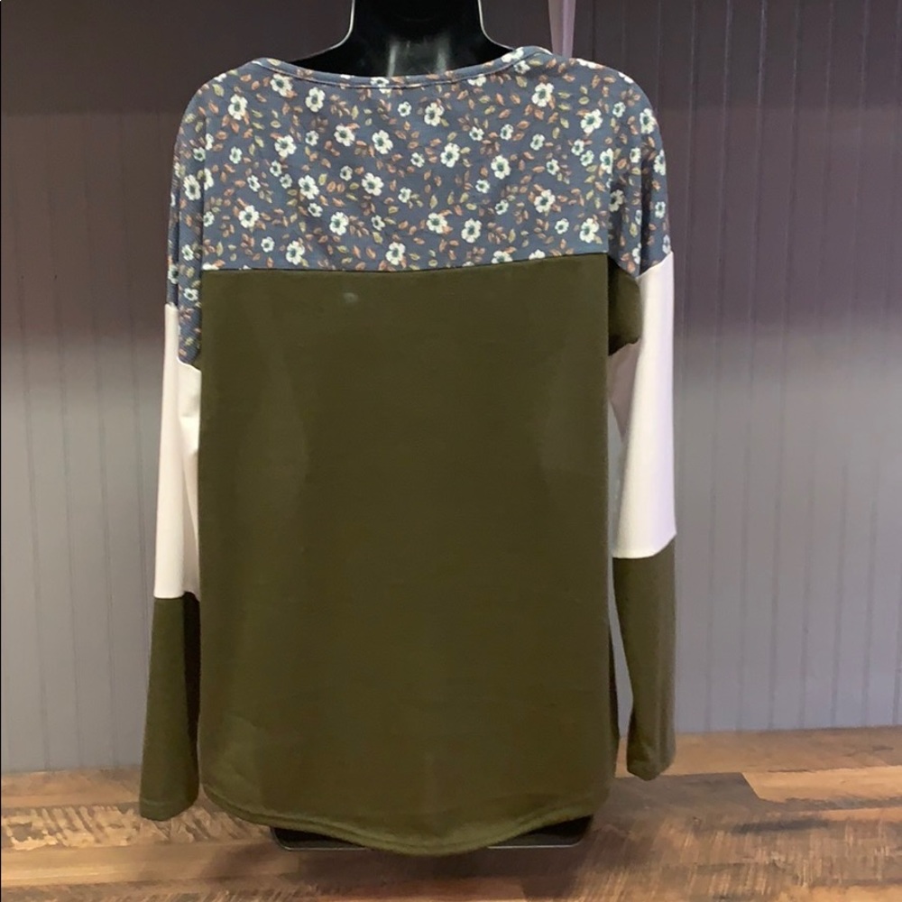 Color block Top - Picture 2 of 2